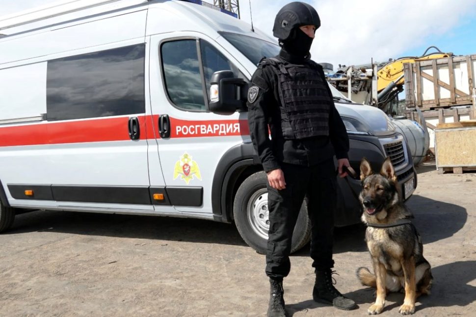Архангельские омоновцы приняли участие в обеспечении безопасности на дне города